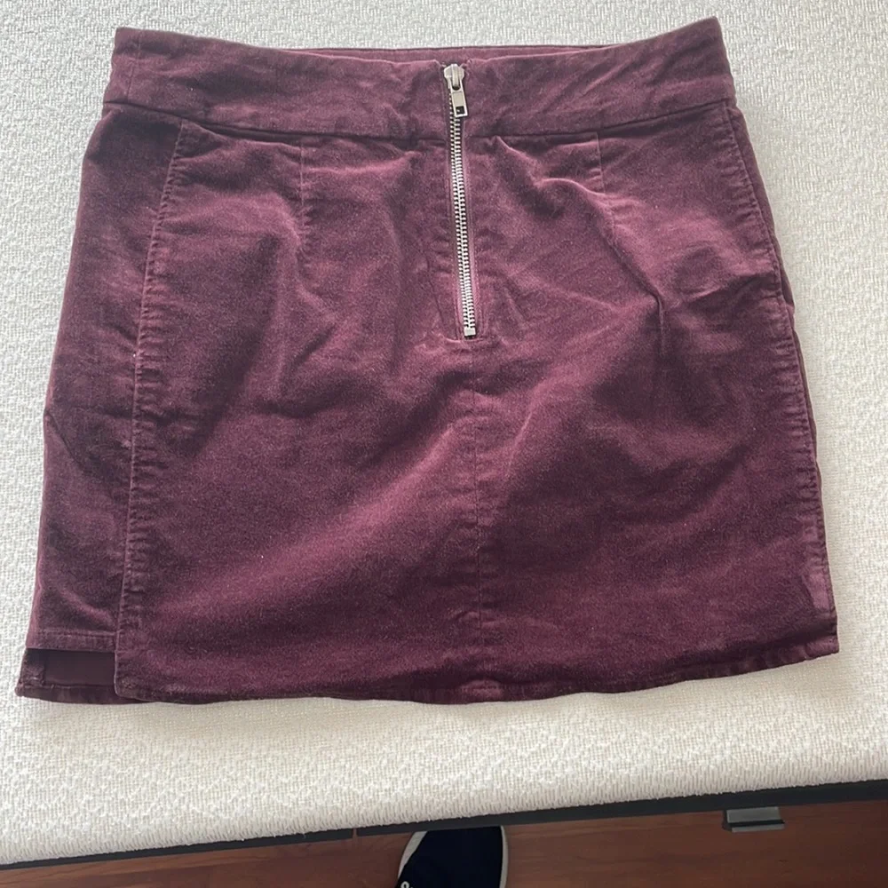 Beautiful wine purple soft skirt - Picture 3 of 4